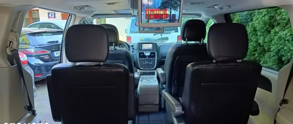 Lancia Voyager cena 63500 przebieg: 222000, rok produkcji 2014 z Międzylesie małe 529